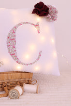 Charger l'image dans la galerie, Coussin Lettre Lumineux